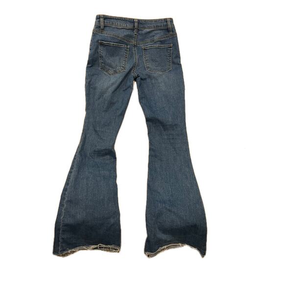 Vanilla Star Mid-Rise Womans Flared Jeans Size 3 - Picture 2 of 3